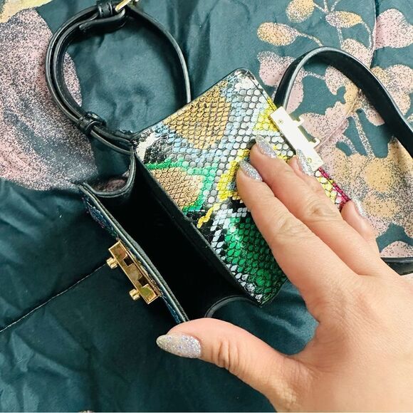 EUC ANGL Like Dreams Multicolor Snakeprint Belt Bag - Picture 3 of 4